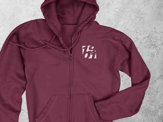 Bordeaux Hoodie mit dezentem „Offenbach“-Print auf der Brustseite